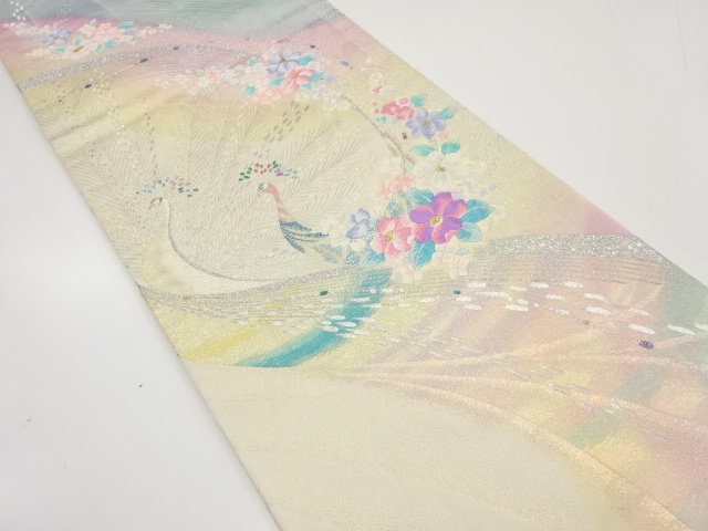 孔雀に草花模様織り出し暈し袋帯